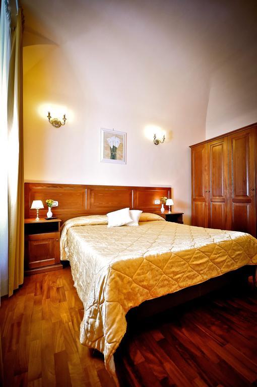 Relais Cavour Hotell Rom Exteriör bild